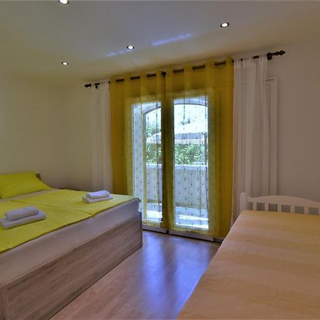 Apartments Fabijanic Barbat na Rabu Екстер'єр фото