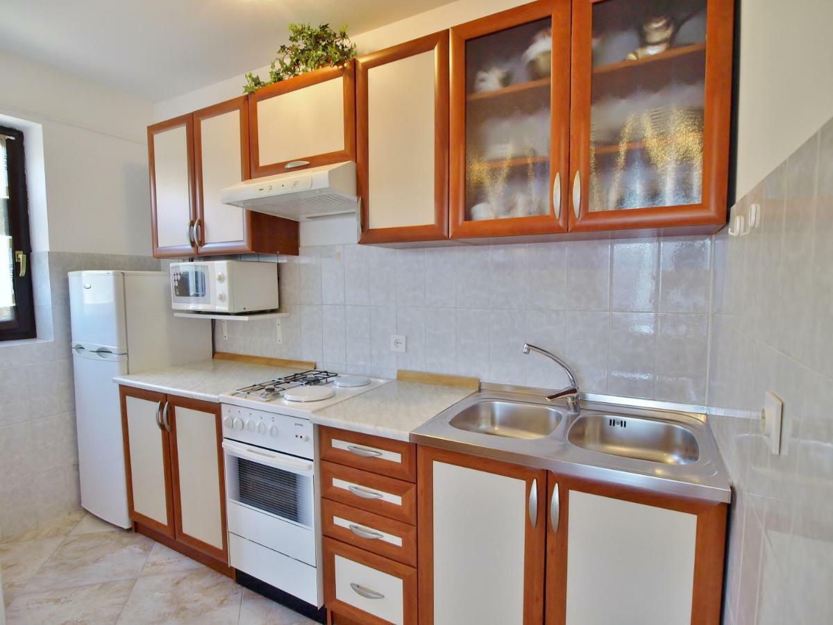 Apartments Fabijanic Barbat na Rabu Екстер'єр фото